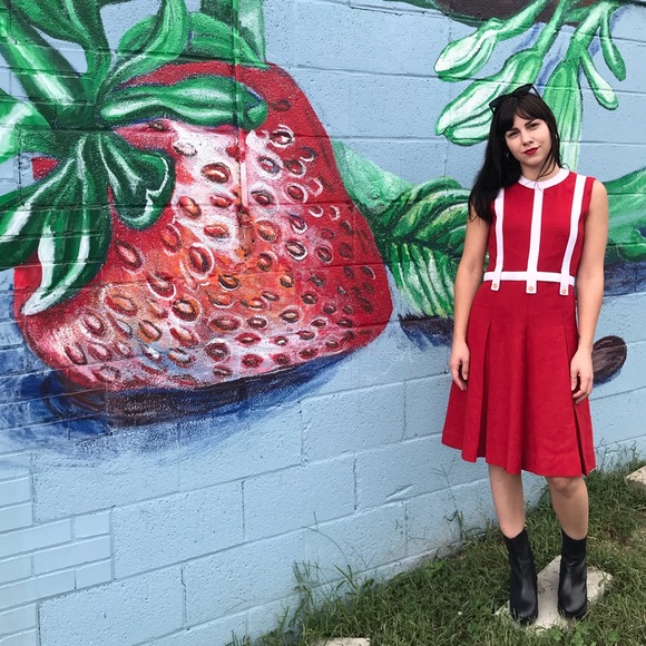 Meet your Posher, Kelsey - Picture 1 of 3